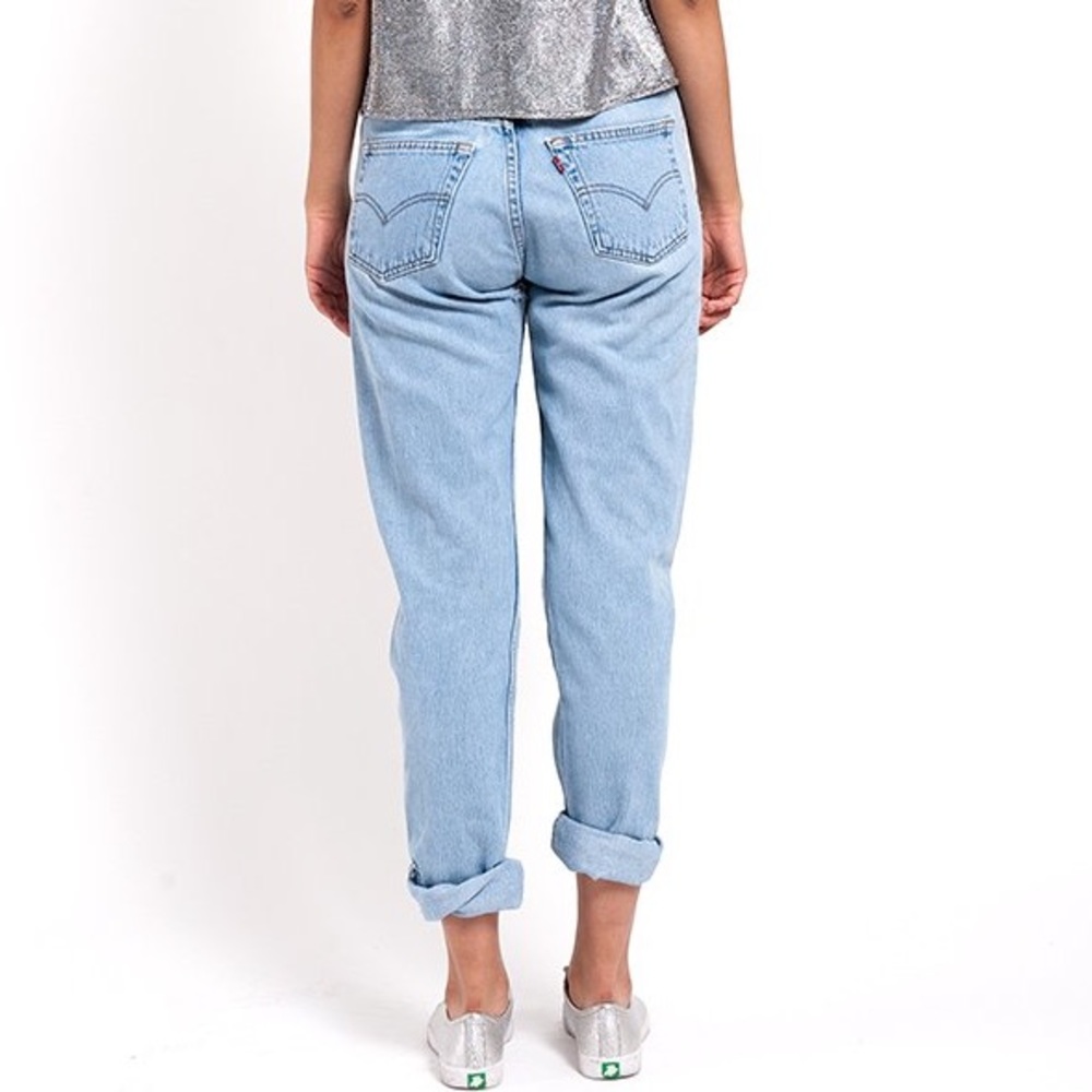 Light Wash Levi's Boyfriend Jeans